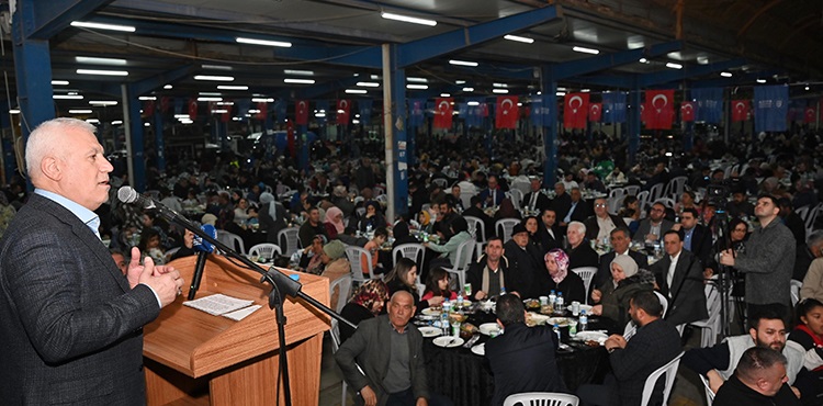 Bozbey: 200 bin vatandaşımızı aynı sofrada buluşturduk! Bozbey: 200 bin vatandaşımızı aynı sofrada buluşturduk!